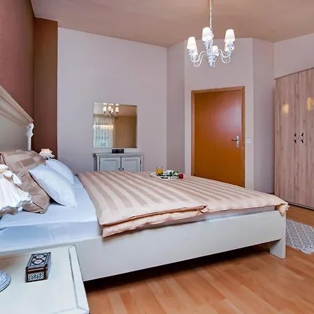 Elegantes Familienhaus Mit Privatem Pool Feriehus *