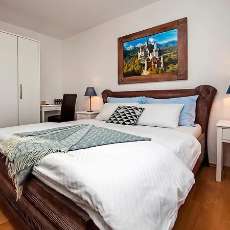 Elegantes Familienhaus Mit Privatem Pool Πόρετς