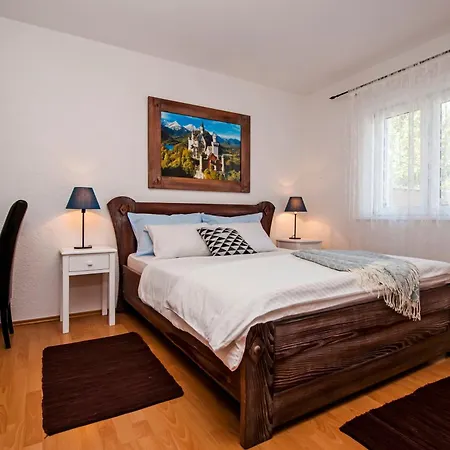 بيت للعطل Elegantes Familienhaus Mit Privatem Pool بوريتش