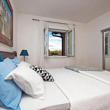 Prázdninový dům Elegantes Familienhaus Mit Privatem Pool *